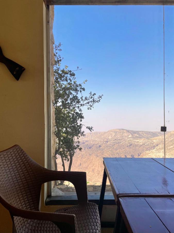 Jabal Dana Hotel - The Highest Hotel In Jordan Екстериор снимка