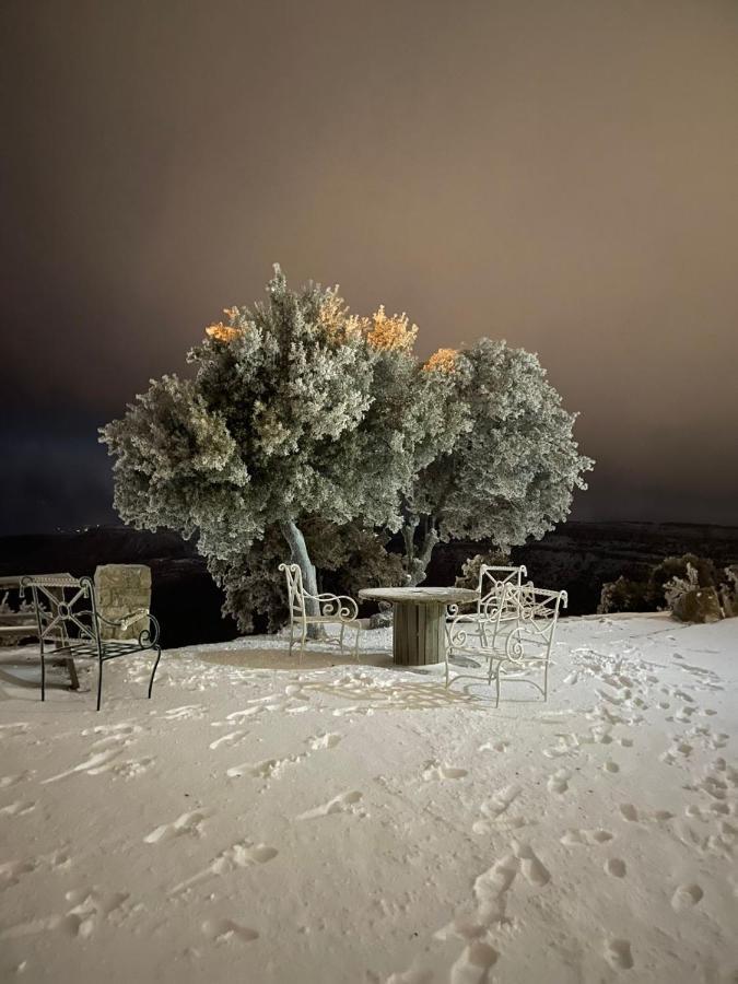 Jabal Dana Hotel - The Highest Hotel In Jordan Екстериор снимка